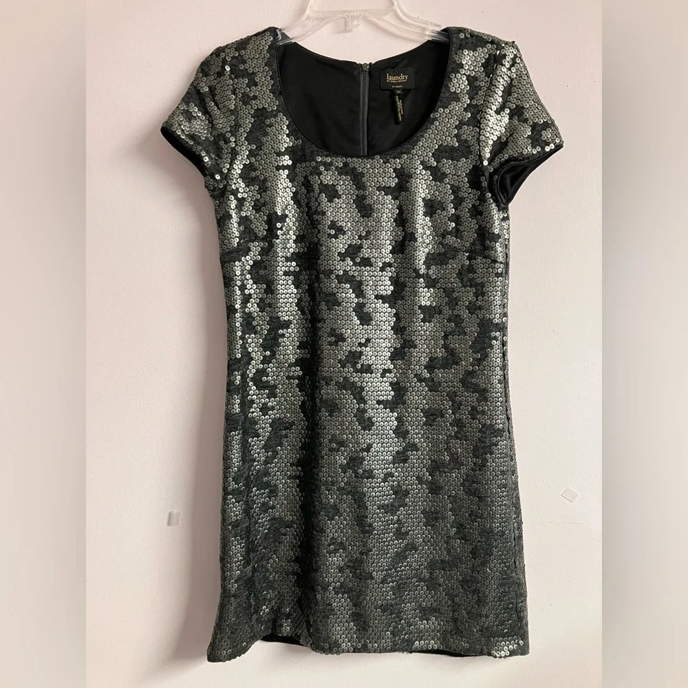 Women’s Sequined Mini Dress, Size XS, Gray/Silver, Short Sleeves, by Laundry